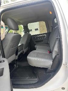 2018 Ram 2500 SLT 6.4L HEMI 4WD Crew Cab For Sale. - Photo 8