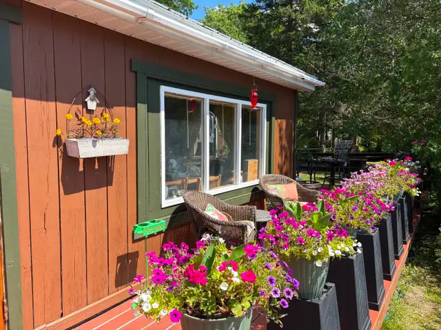 Waterfront cottage / camp for sale Upper Island Lake ON