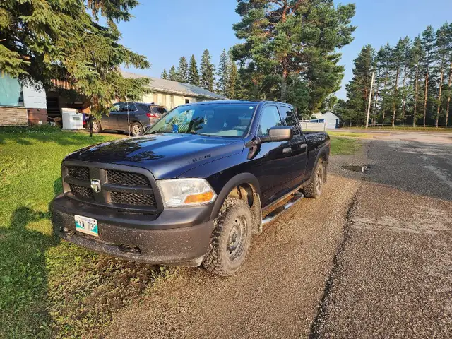 2012 Dodge Ram 1500 ST 4x4 Has 2.5 lift kit Installed