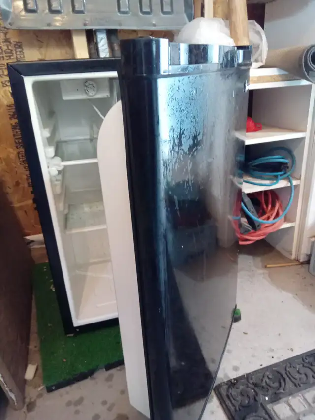 Magic Chef Mini Fridge