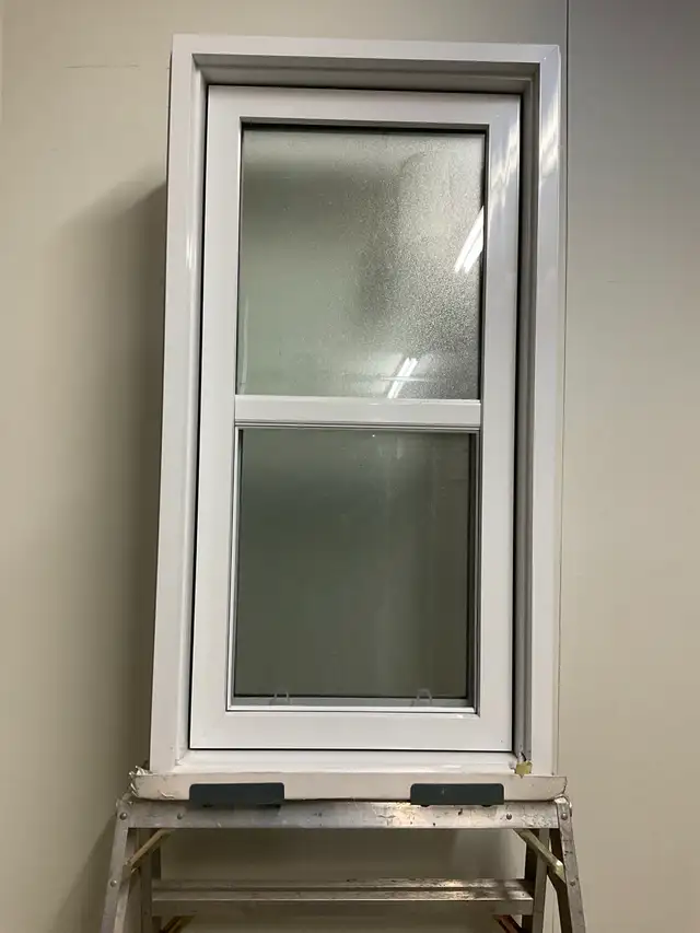 10877GH Fenêtre Guillotine HYBRIDE Verre givré 25 3/4x49 1/2