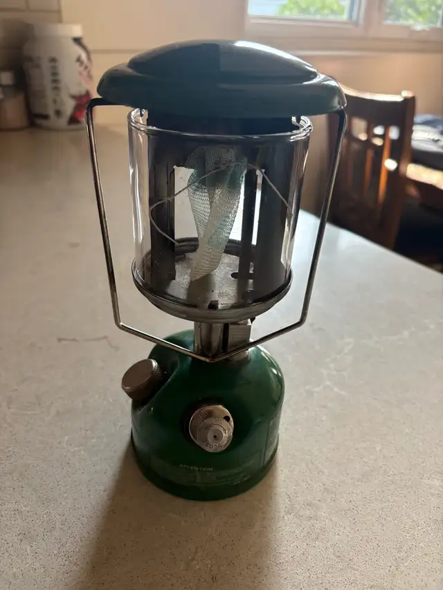 Coleman  gas Lantern ( rare model 222)