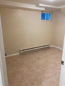 Beautiful 2 bedroom basement apartment in triplex or rent! - Photo 4
