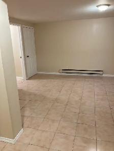 Beautiful 2 bedroom basement apartment in triplex or rent! - Photo 7