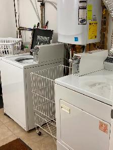 Beautiful 2 bedroom basement apartment in triplex or rent! - Photo 9