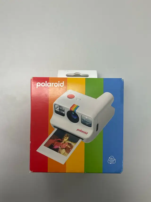 POLAROID GO CAMERA