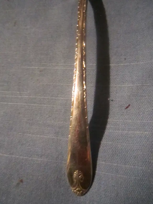#51   EXQUISITE silverware set for 8