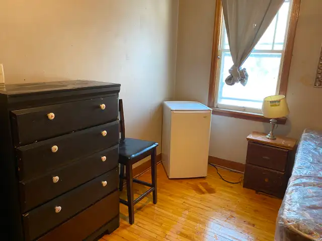 furnished room with all utilities/Wifi/TV. in East .Downtown