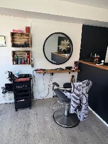 Local commercial clé en main — tatouage, esthétique, coiffure - Photo 4