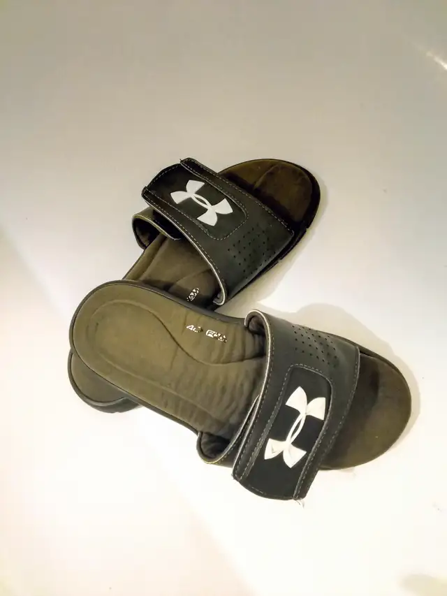 UNDER ARMOUR ladies flip flops USED $10