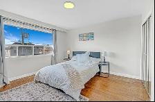 3 Bedroom Fully Furnished Home with 4 parking spaces - Photo 4