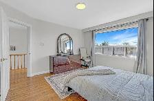 3 Bedroom Fully Furnished Home with 4 parking spaces - Photo 6