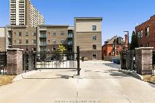 Top Floor Corner Unit - 2 Bed/2 Bath In Newer Building (2020)