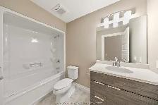 Top Floor Corner Unit - 2 Bed/2 Bath In Newer Building (2020) - Photo 11