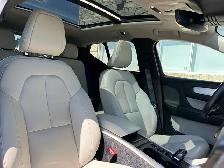 2019 Volvo XC40 T5 AWD Momentum 2.0L - Photo 20