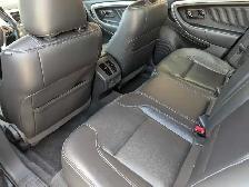2013 Ford Taurus Mint condition - Photo 3