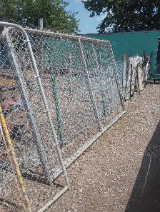 10x10 dog kennel fairly new