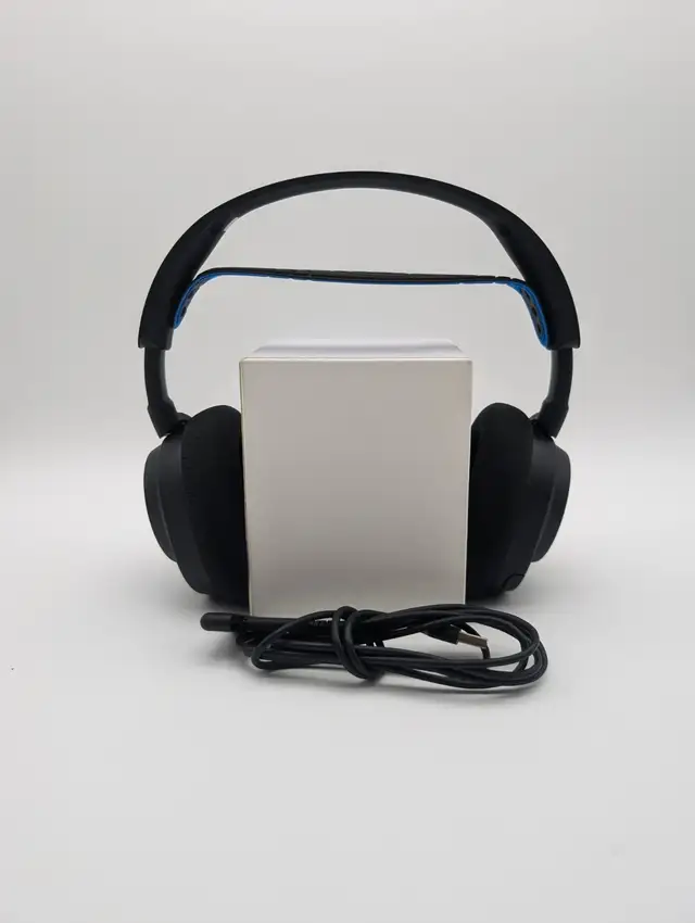 (B4633) Steel Nova Headphones with usb and dongle