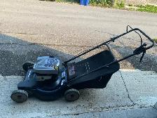 self propelled lawnmower - Photo 2