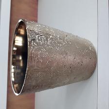 BEAU POT EN MÉTAL POUR PLANTES, 6'HAUTx5'LARGE EN HAUT: $10.00 - Photo 2