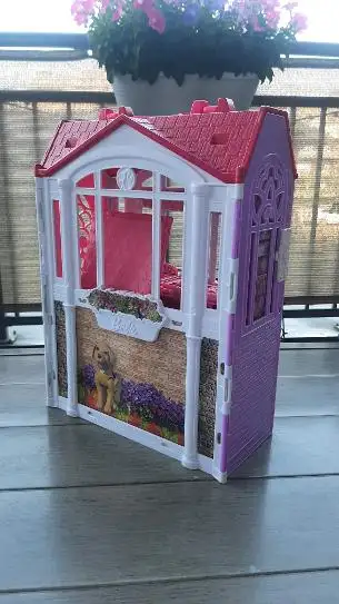 BARBIE COTTAGE PORTABLE HOUSE