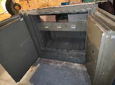 Metal Security Safe (FREE) - Photo 4