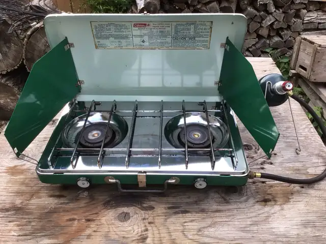 Coleman propane stove - 1# or 17# tank line hookup included
