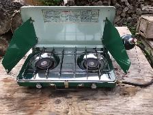 Coleman propane stove - 1# or 17# tank line hookup included