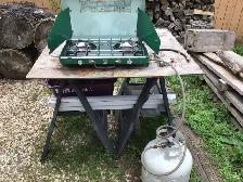 Coleman propane stove - 1# or 17# tank line hookup included - Photo 5