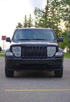 2011 Jeep Liberty 70th Anniversary Edition - Photo 2