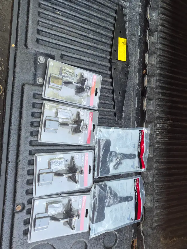 GATE ACCESSORIES- HINGES AND LATCHES