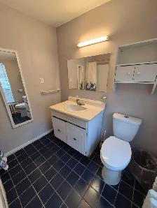 $1310 - Studio apartment sublet - Ottawa - Fall term - Photo 5