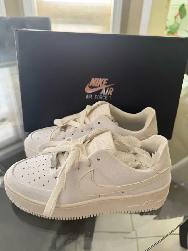 brand new nike air / Air Force 1 woman size 6.5