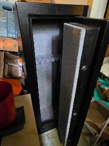Gun Safe - Photo 4
