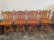 4 Bancs en bois massif