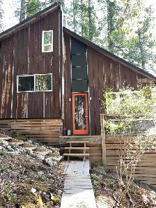 Three-Bedroom Lakefront Cabin for Sale on Quadra Island - Photo 8