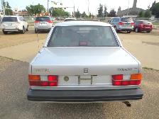 1986 Volvo 740/760 GLE 2.3L | Htd Lthr/Roof ~ Only 181k~Carfax C - Photo 4