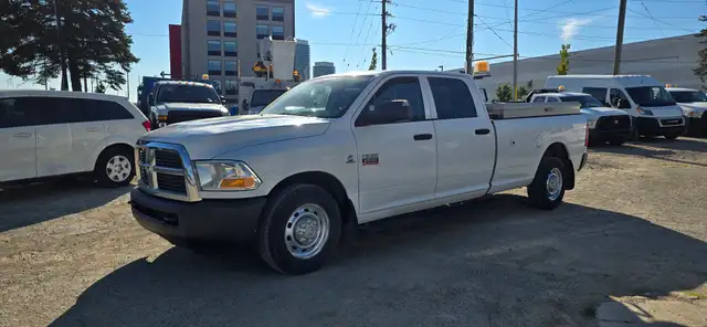 2011 Ram 2500 ST Cummins Diesel 8Ft box - tow package