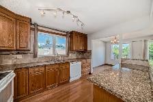 $2200/month 2 Bed Main Suite - Photo 7
