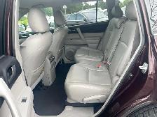2013 Toyota Highlander BASE - Photo 11