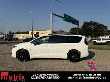 2025 Chrysler Pacifica Limited - Photo 8
