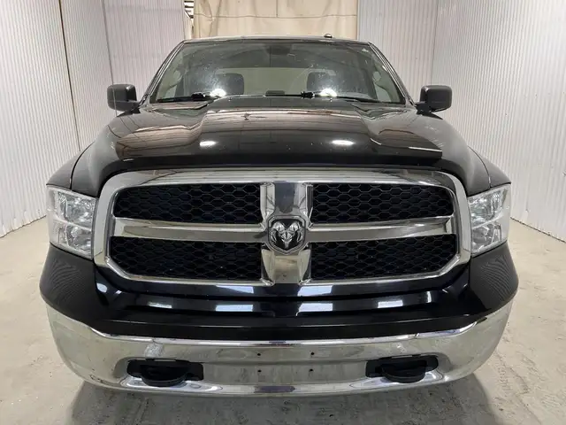 RAM 1500 Classic SLT cabine d'équipe 4x4 caisse de 5 pi 7 po 202