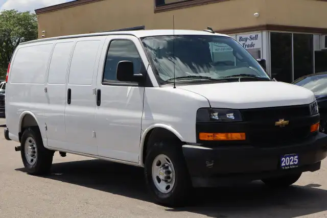 2025 Chevrolet Express Cargo Van RWD 2500 135'