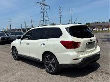 2017 NISSAN PATHFINDER PLATINUM 4WD | CLEAN CARFAX | 7 PSGR | TO - Photo 4