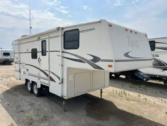 2001 Triple E 214SS Couples Model