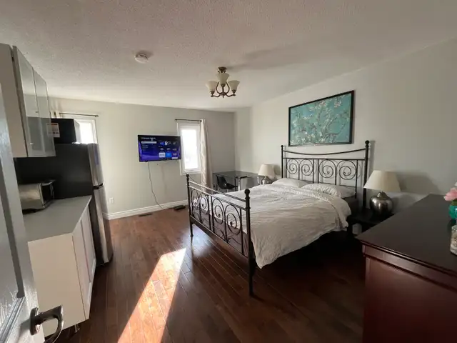 Furnished Master bedroom for rent, Utils, internet, cable  $1200