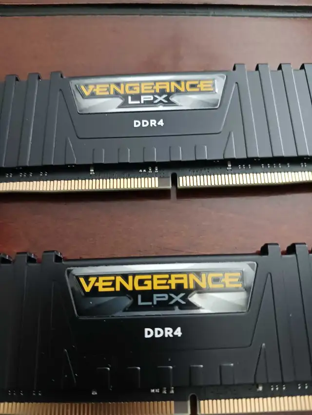 CORSAIR RAM 3200 MHZ 8GB ×2
