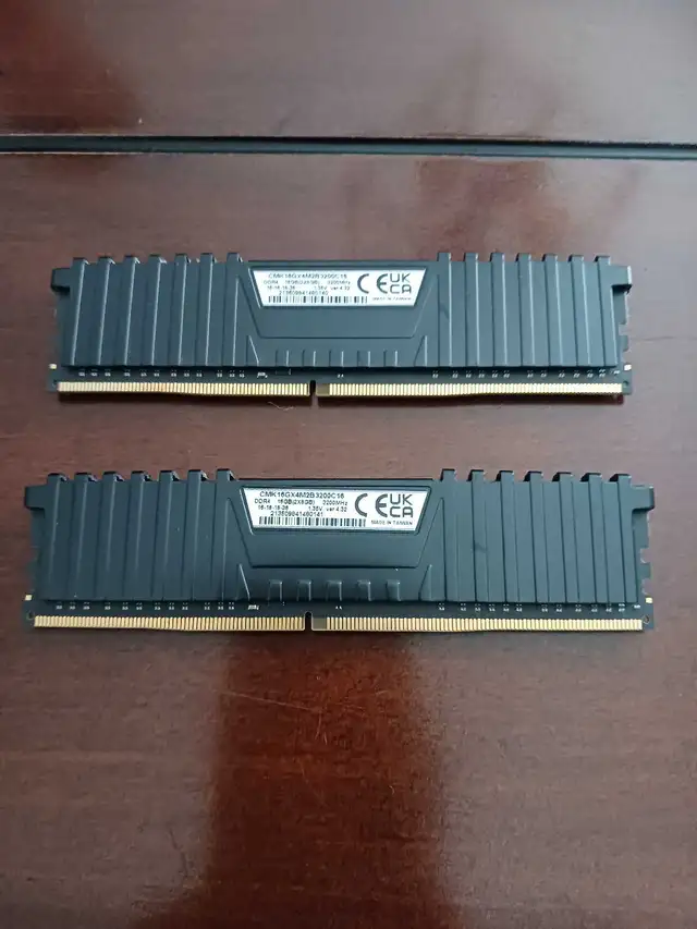 CORSAIR RAM 3200MHZ 16GB ×2