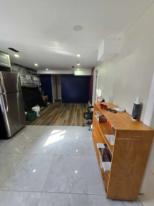 2 rooms available