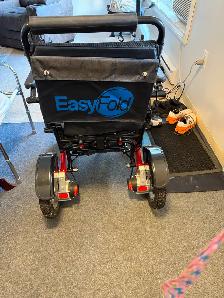 Selling an power wheelchair - Photo 4